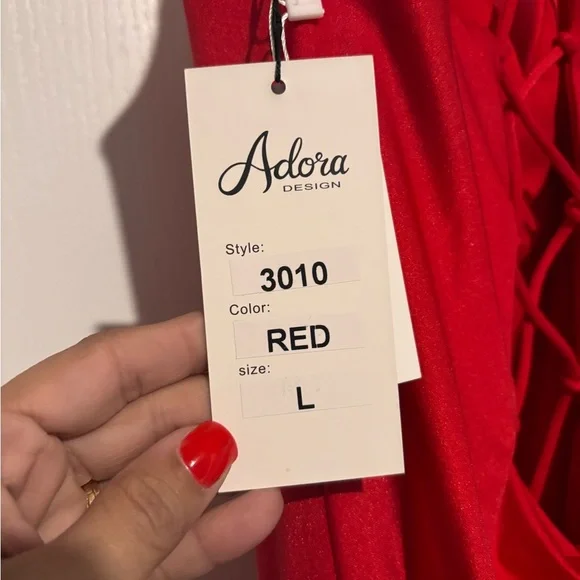 Elegant Red Evening Gown - Picture 7 of 8